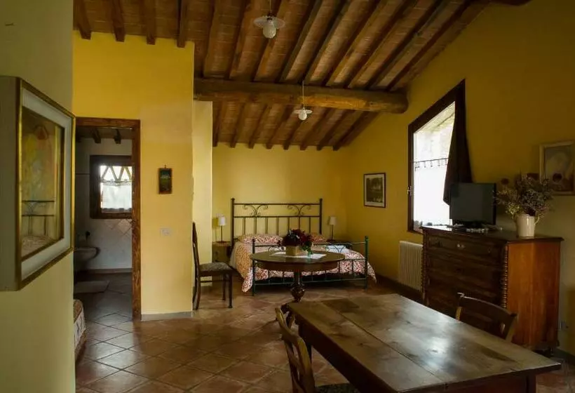 Hotelli Agriturismo Montaperti