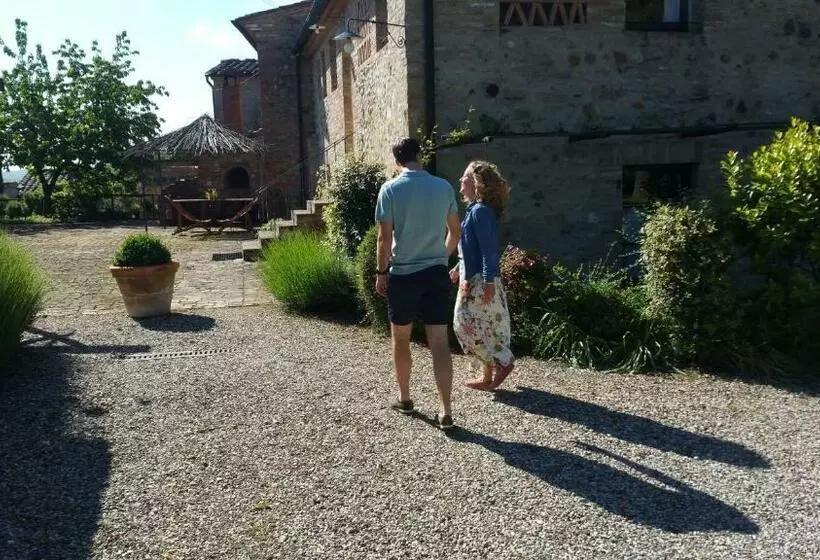 Hotelli Agriturismo Montaperti