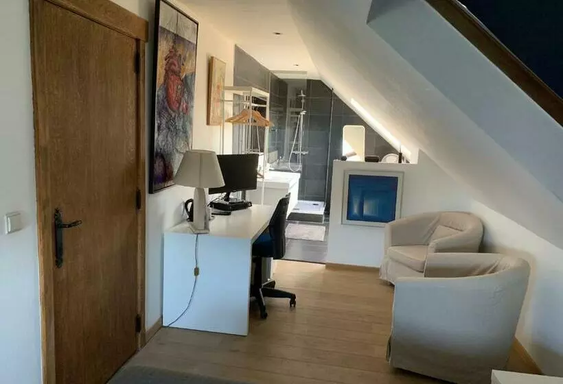 Majatalo Guest House Time To Escape