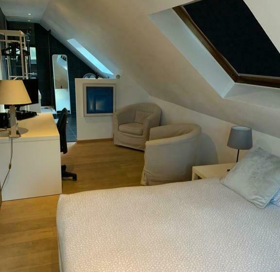 Pensió Guest House Time To Escape