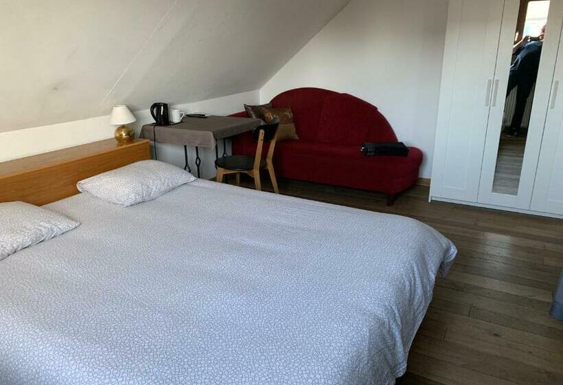 Pensió Guest House Time To Escape