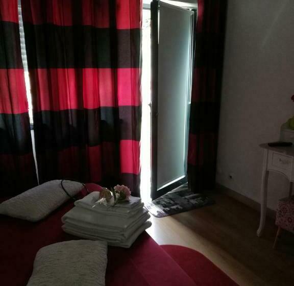 膳宿费 Moradia No Seixal Ericeira