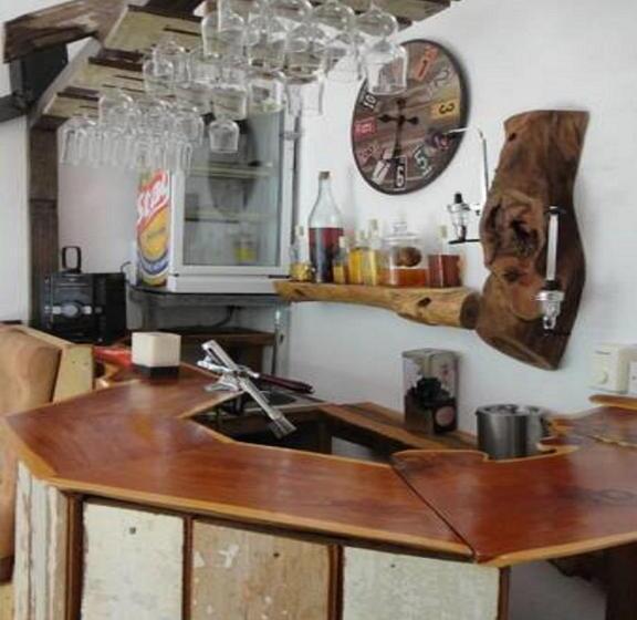 تختخواب و صبحانه Colibri Beach Villas