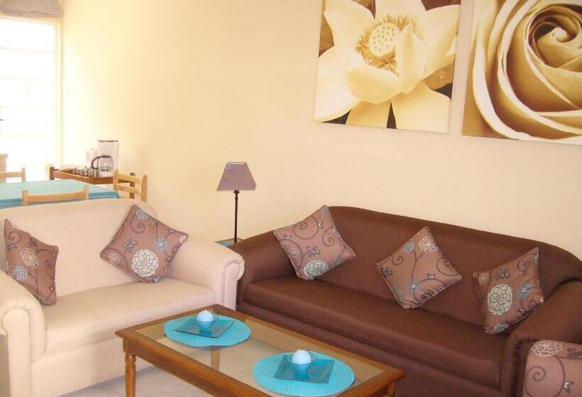 تختخواب و صبحانه Colibri Beach Villas