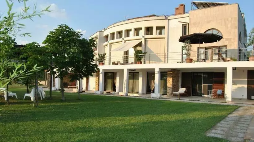 Aamiaismajoitus (B&B) Corbezzolo