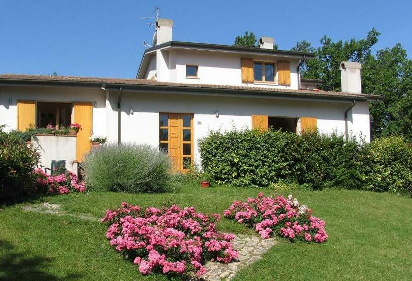 تختخواب و صبحانه La Casa Dei Boschi