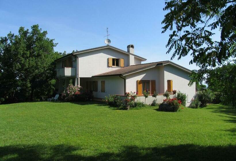 تختخواب و صبحانه La Casa Dei Boschi