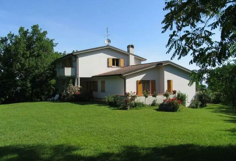 تختخواب و صبحانه La Casa Dei Boschi