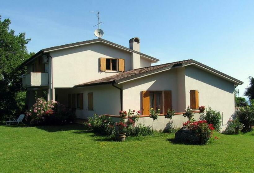 تختخواب و صبحانه La Casa Dei Boschi