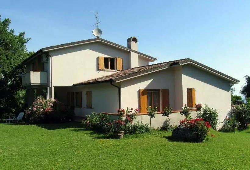 تختخواب و صبحانه La Casa Dei Boschi