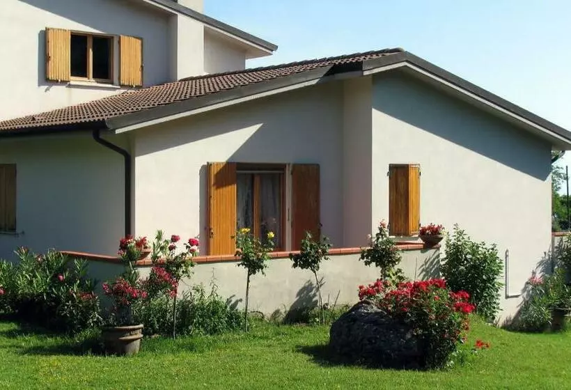 تختخواب و صبحانه La Casa Dei Boschi