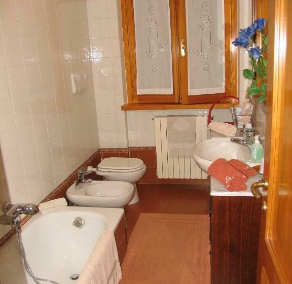 تختخواب و صبحانه La Casa Dei Boschi