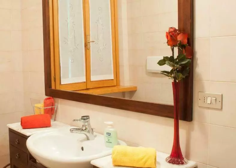 تختخواب و صبحانه La Casa Dei Boschi