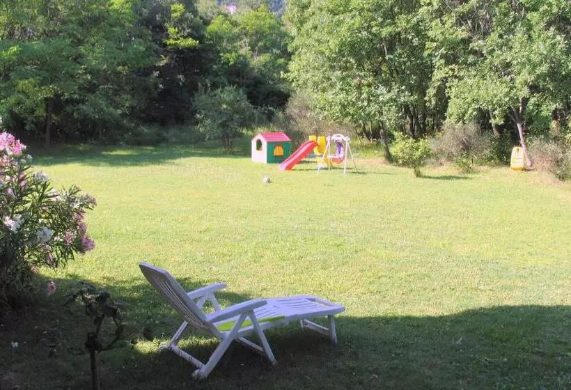 تختخواب و صبحانه La Casa Dei Boschi