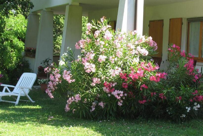 تختخواب و صبحانه La Casa Dei Boschi