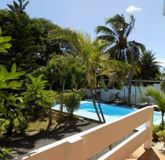 پانسیون Villa Osumare Guest House