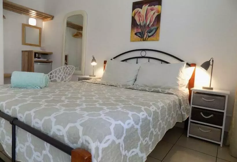 پانسیون Villa Osumare Guest House