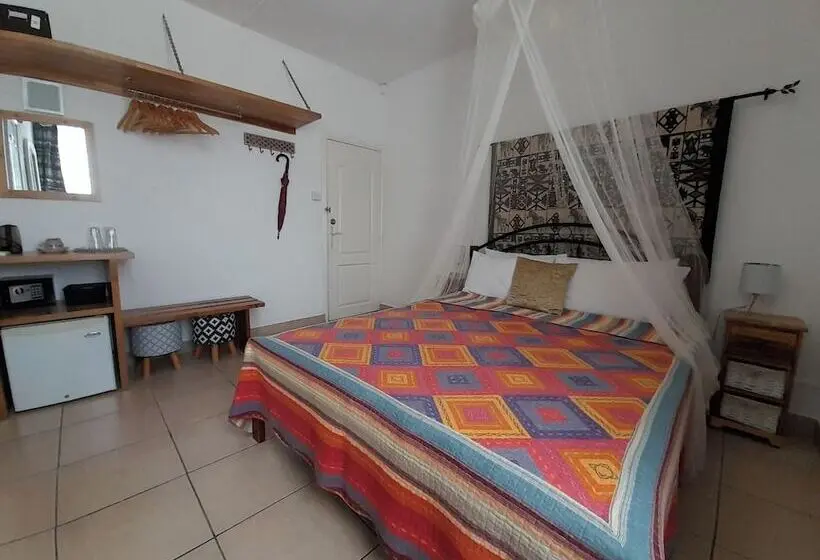 پانسیون Villa Osumare Guest House
