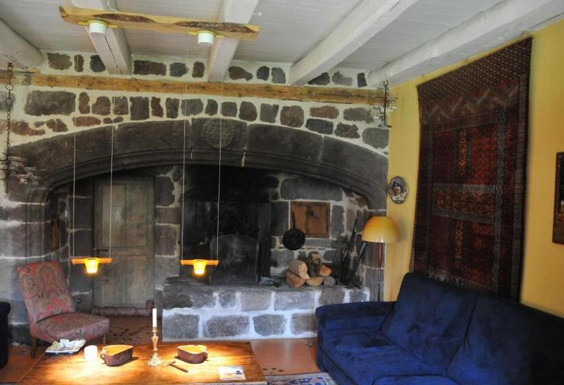 ベッドアンドブレックファースト Le Potala