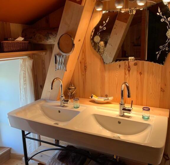 ベッドアンドブレックファースト Le Potala