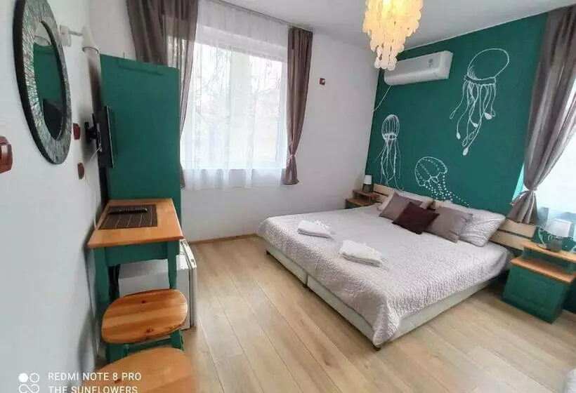 پانسیون Guest House Sunflowers