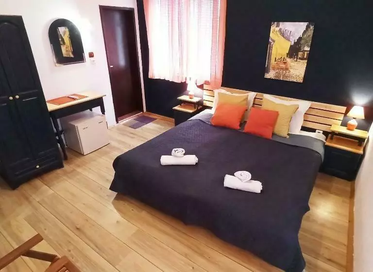 پانسیون Guest House Sunflowers