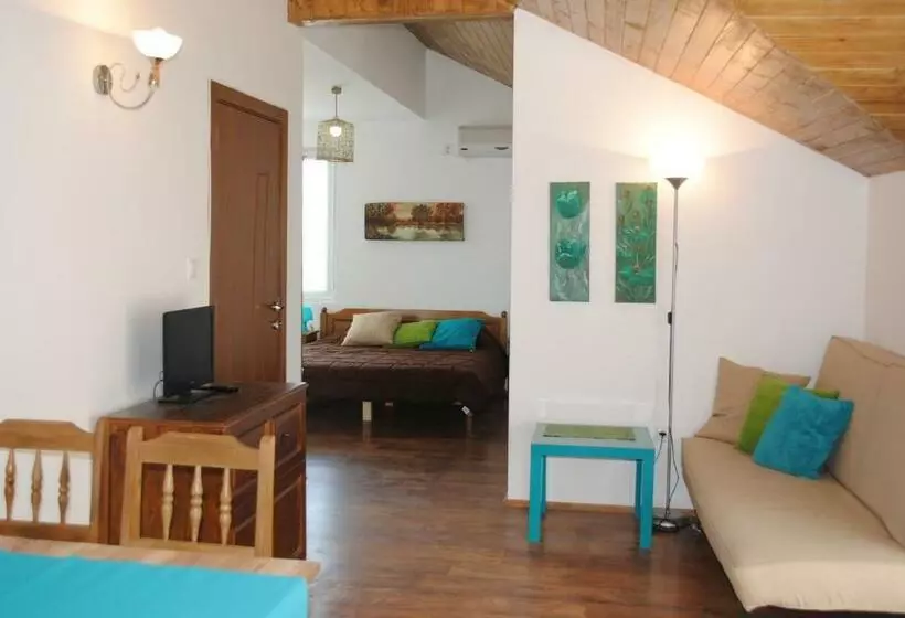 پانسیون Guest House Sunflowers