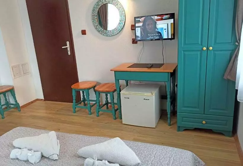 پانسیون Guest House Sunflowers