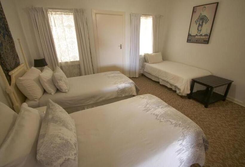 פנסיון The Overlook