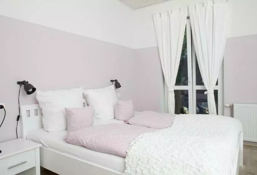 پانسیون Wassersportzentrum Alte Feuerwache