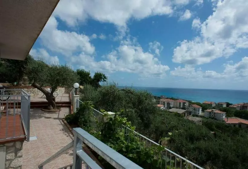 تختخواب و صبحانه L Ulivo Sul Mare