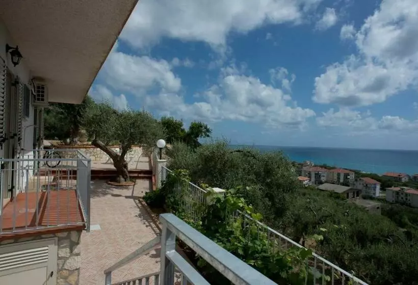 تختخواب و صبحانه L Ulivo Sul Mare