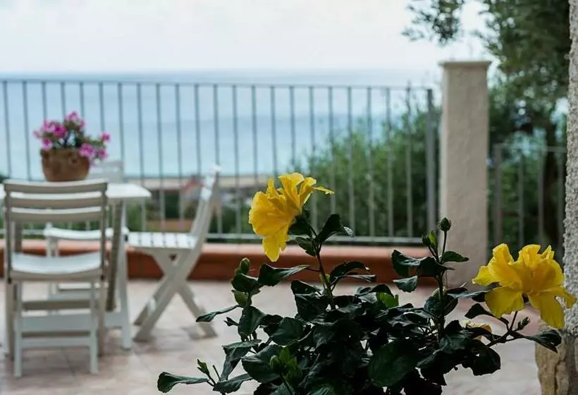 تختخواب و صبحانه L Ulivo Sul Mare