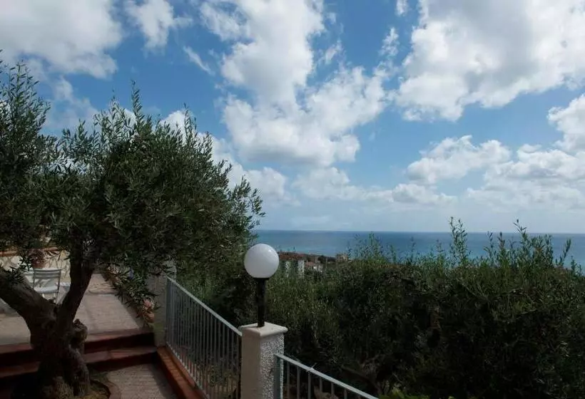 تختخواب و صبحانه L Ulivo Sul Mare