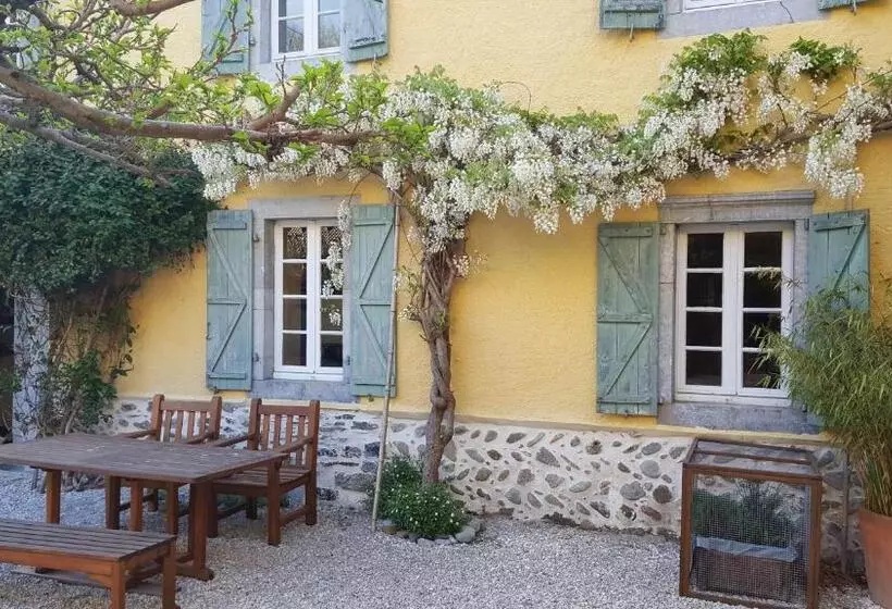 Aamiaismajoitus (B&B) Maison D Hôtes Les 3 Baudets