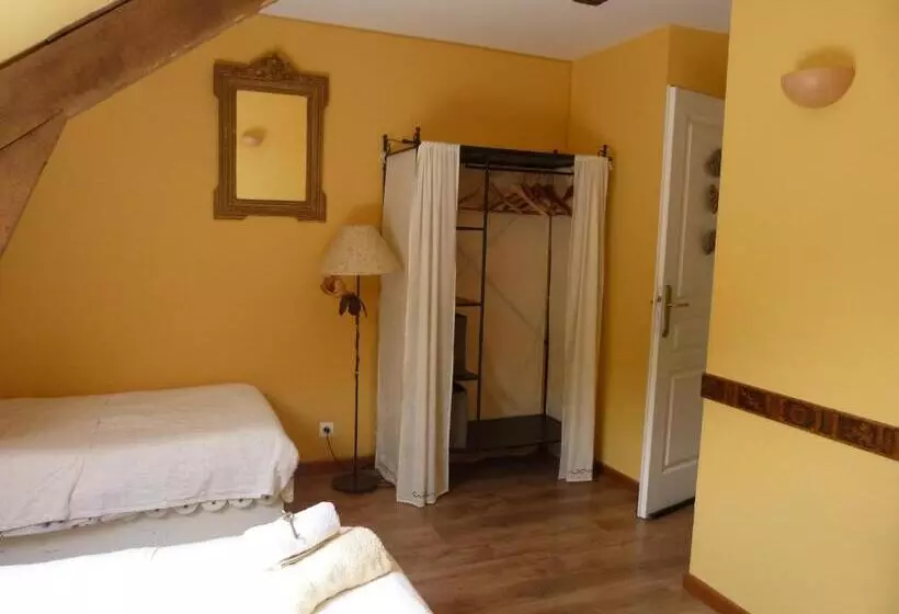 Aamiaismajoitus (B&B) Maison D Hôtes Les 3 Baudets