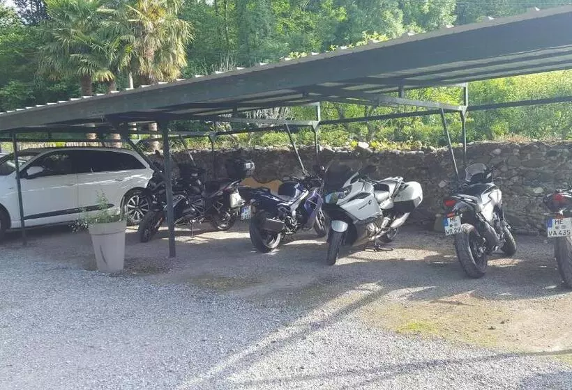 Aamiaismajoitus (B&B) Maison D Hôtes Les 3 Baudets