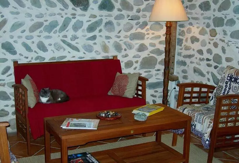 Aamiaismajoitus (B&B) Maison D Hôtes Les 3 Baudets