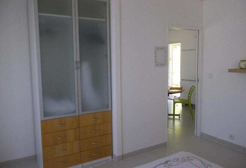 تختخواب و صبحانه Maprovencale