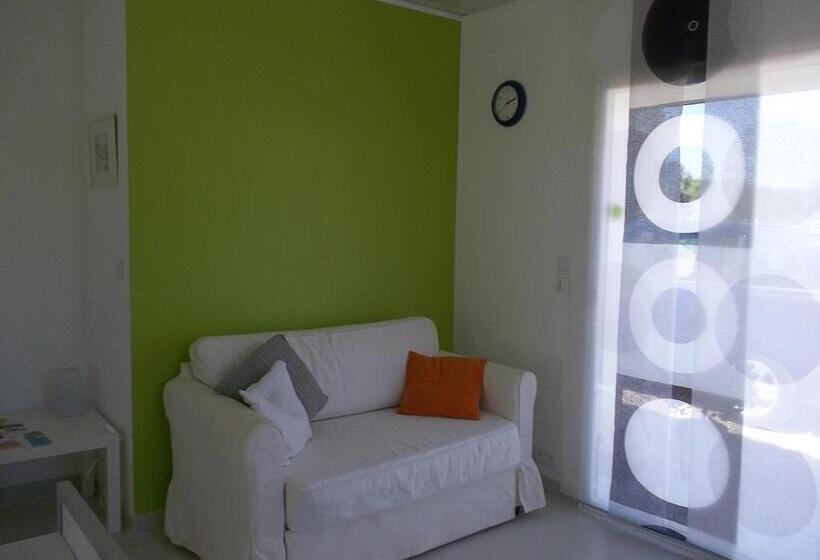 تختخواب و صبحانه Maprovencale