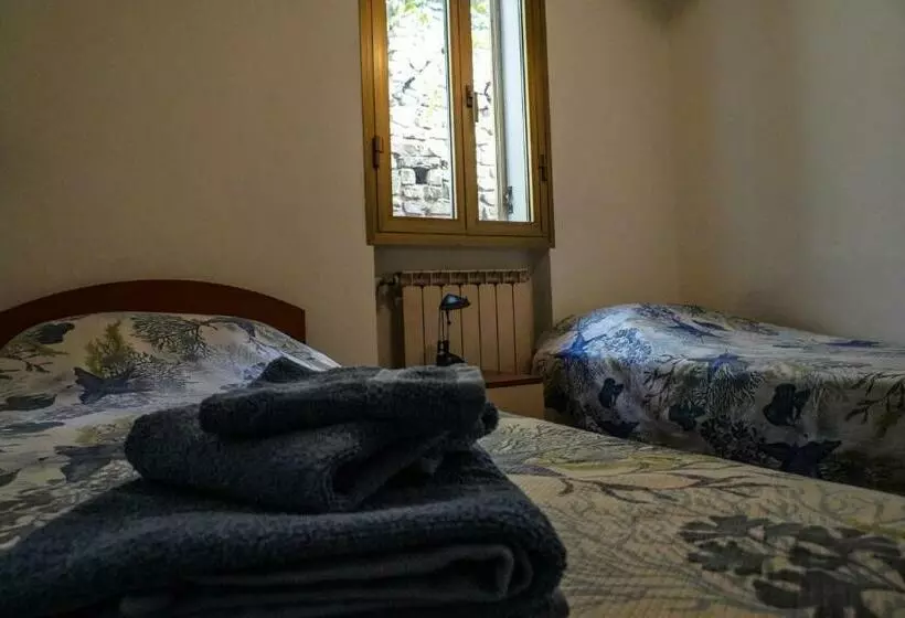ホテル Agriturismo La Rocca