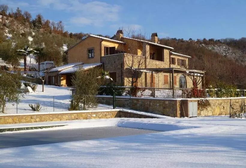 ホテル Agriturismo Parzalla