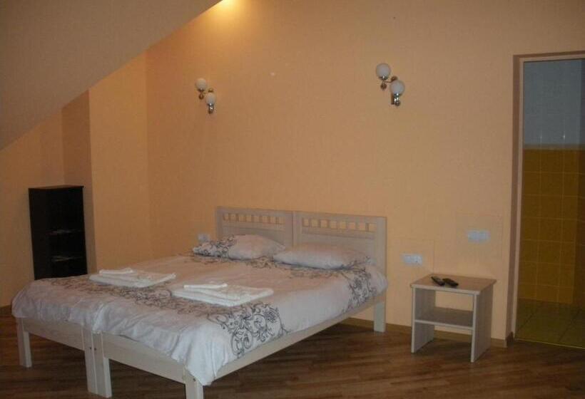 پانسیون Arsenal