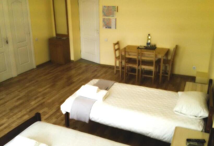 پانسیون Arsenal