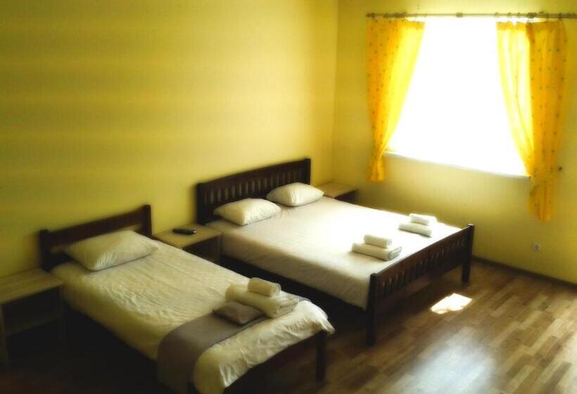 پانسیون Arsenal