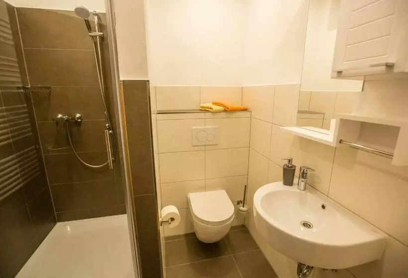 Retkeilymaja Gästehaus Mira
