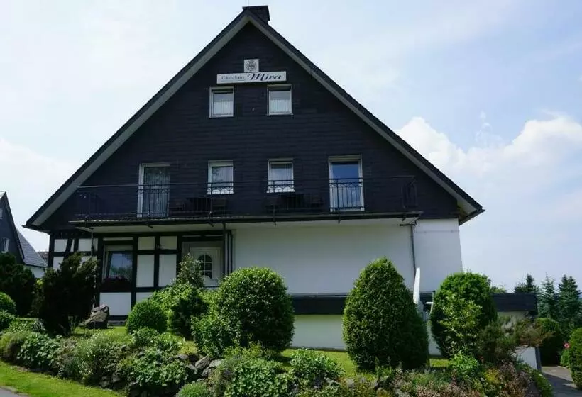 Retkeilymaja Gästehaus Mira