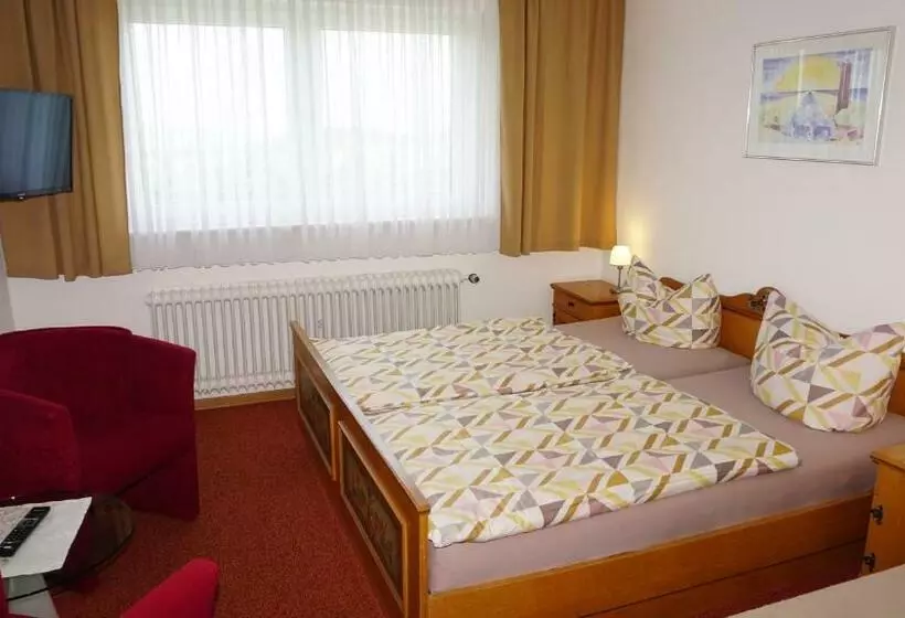 Retkeilymaja Gästehaus Mira