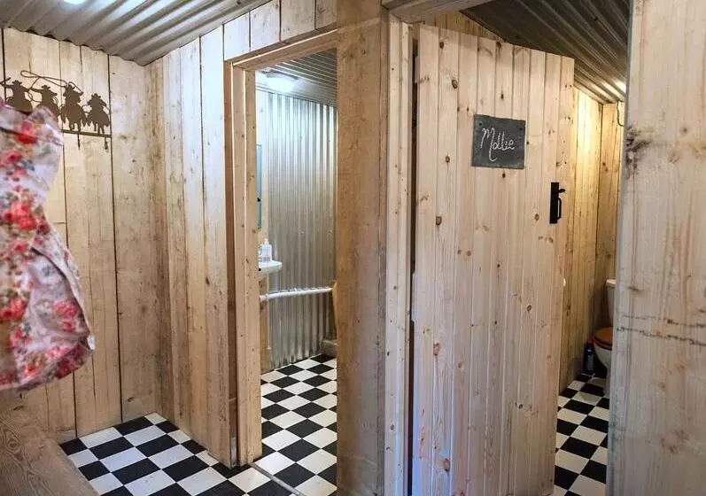 ホテル Mollies Hut