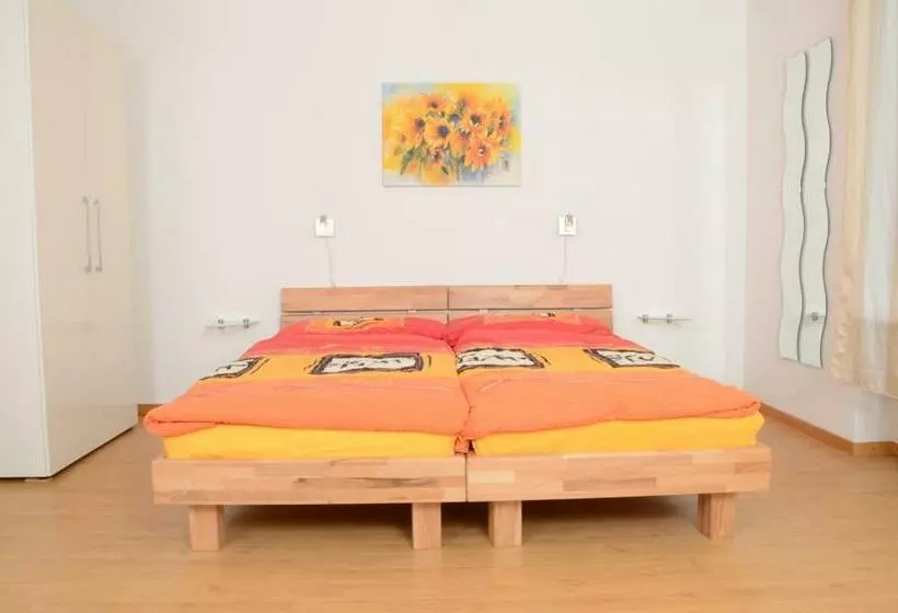 پانسیون Guesthouse Casa Esperanza Basel